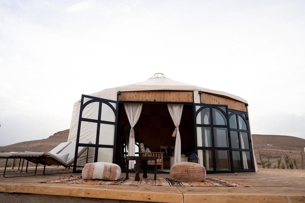 Vue panoramique depuis les terrasses de BE Agafay
